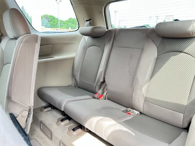 Used 2007 Saturn Outlook XE w/ Preferred Pkg FWD image 17