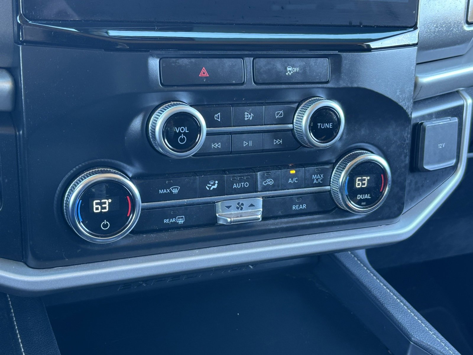 Used 2022 Ford Expedition XLT image 24