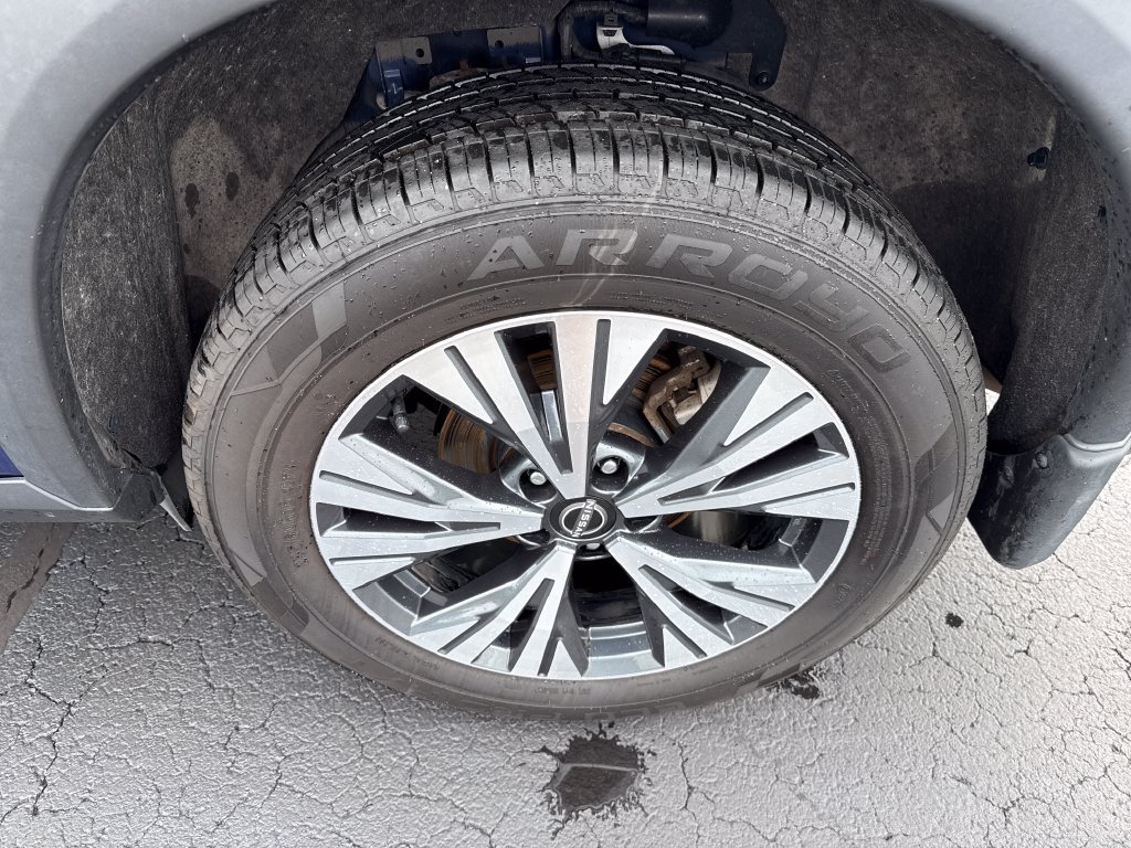 Used 2023 Nissan Rogue SV AWD/4WD image 23