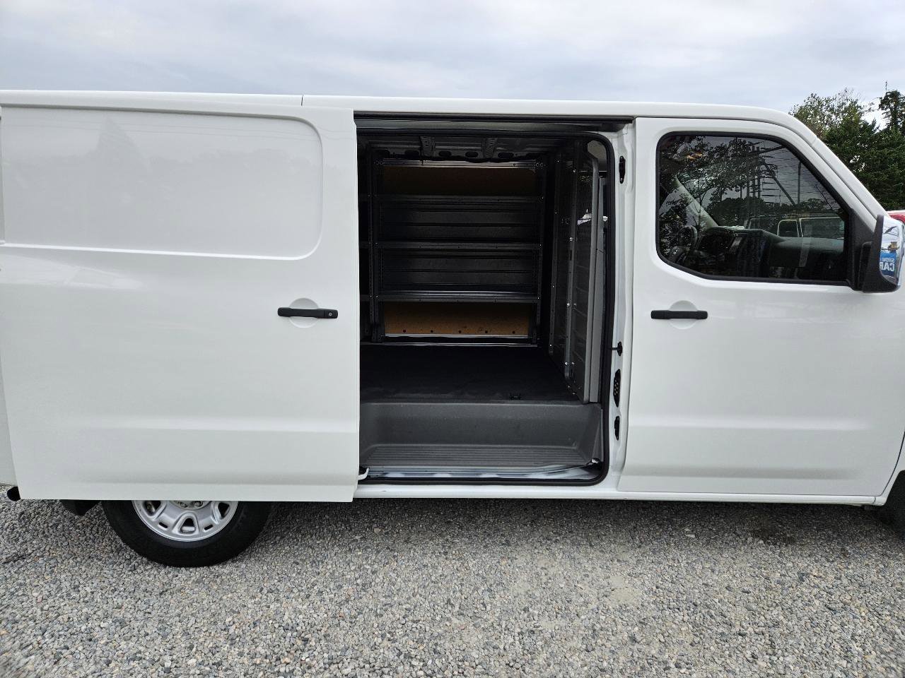 Used 2019 Nissan NV 2500 SV RWD image 19