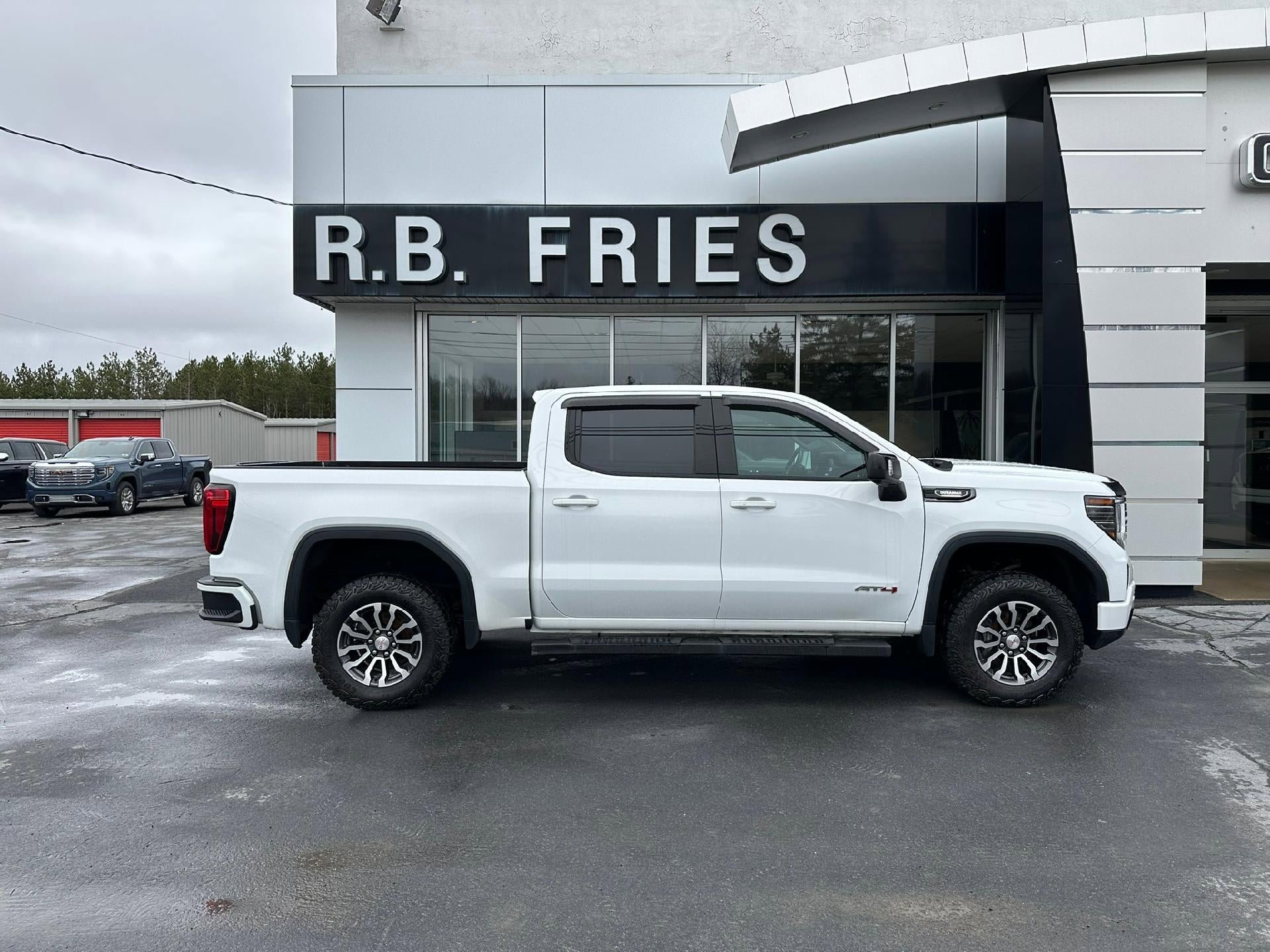 Certified 2023 GMC Sierra 1500 AT4 w/ AT4 Premium Package AWD/4WD image 6