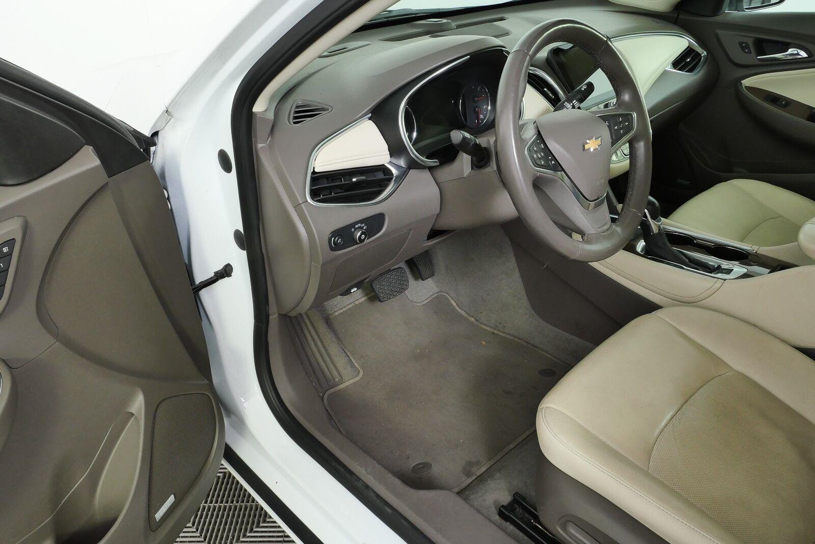 Certified 2024 Chevrolet Malibu LT FWD image 9