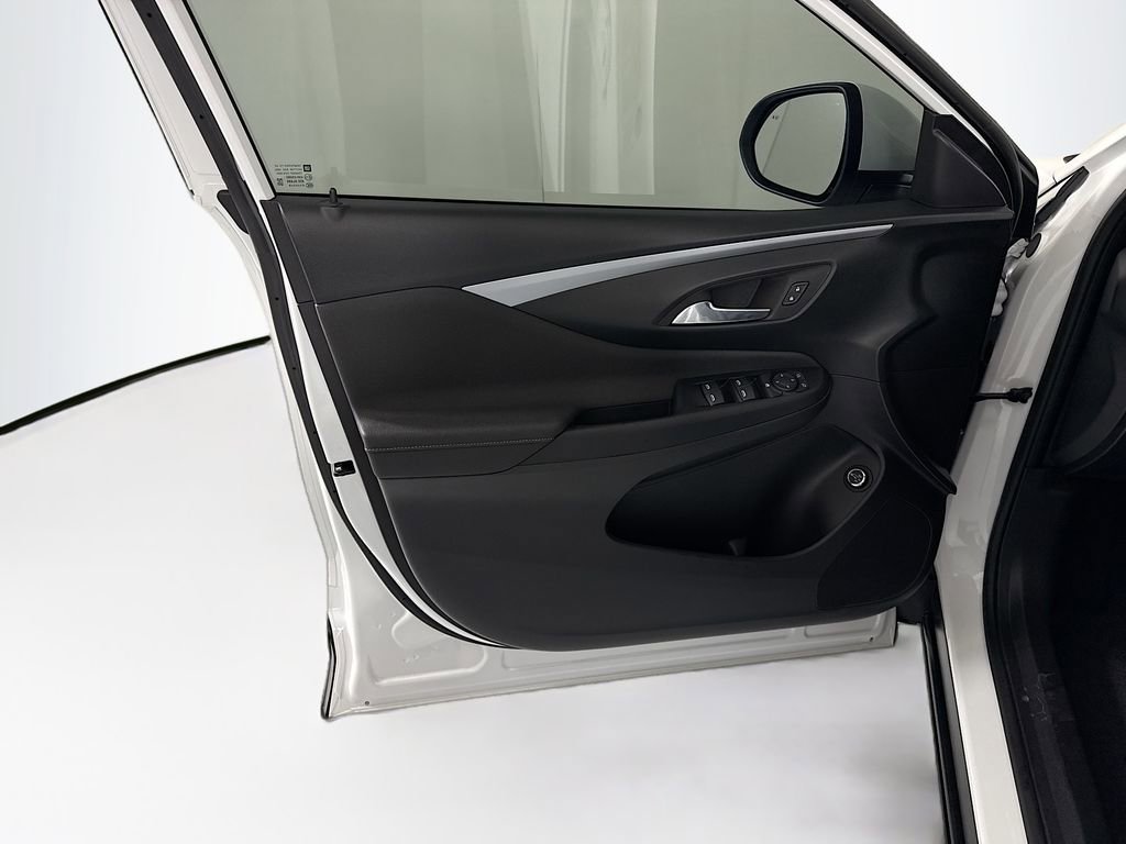 Used 2025 Buick Envista Preferred w/ Convenience II Package FWD image 24