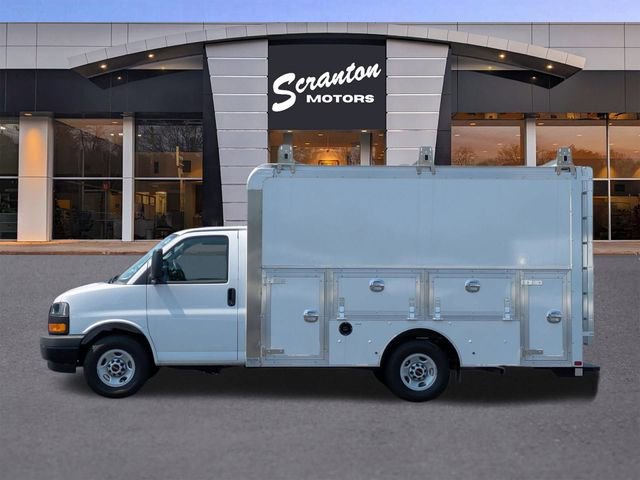 New 2024 GMC Savana 3500 w/ Power Convenience Package RWD image 2