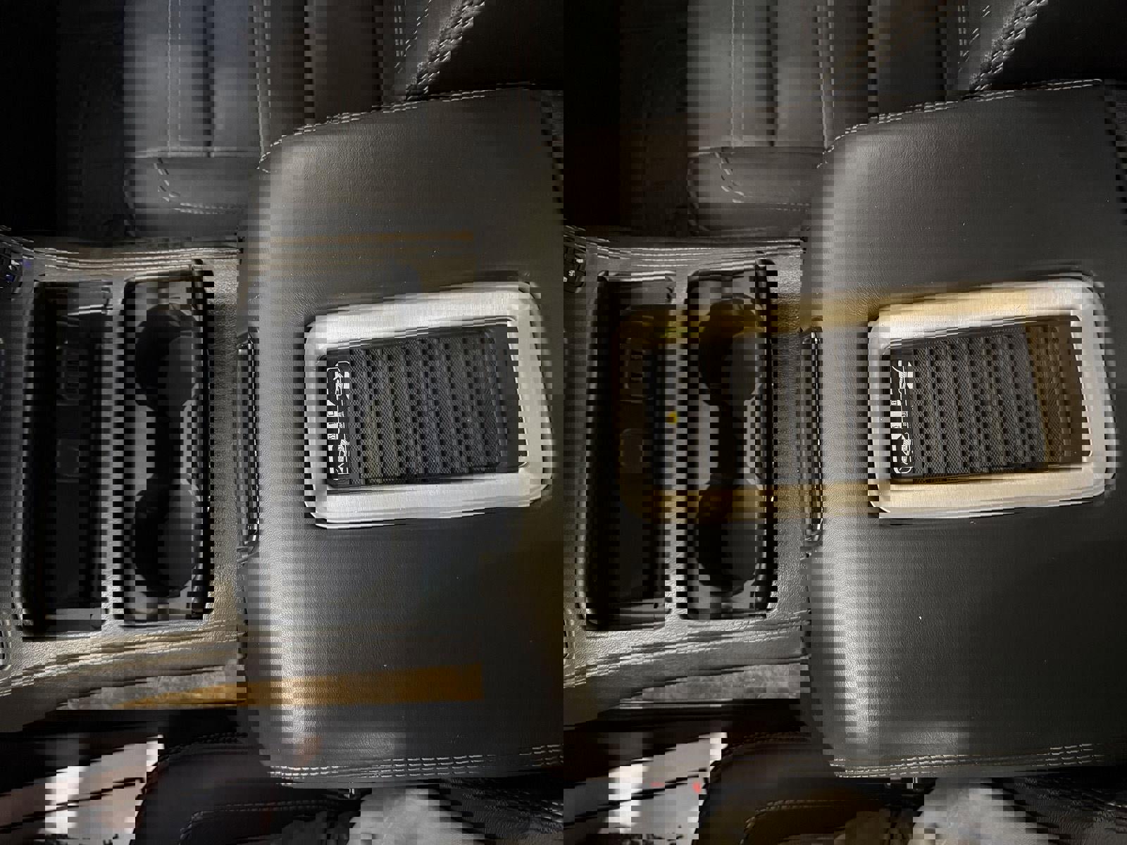 Used 2016 GMC Yukon XL Denali image 16