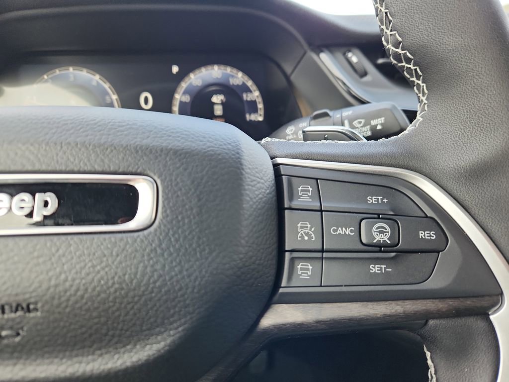 New 2026 Jeep Grand Cherokee Altitude image 12