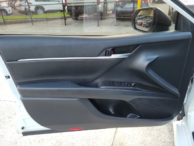 Used 2023 Toyota Camry SE AWD/4WD image 11