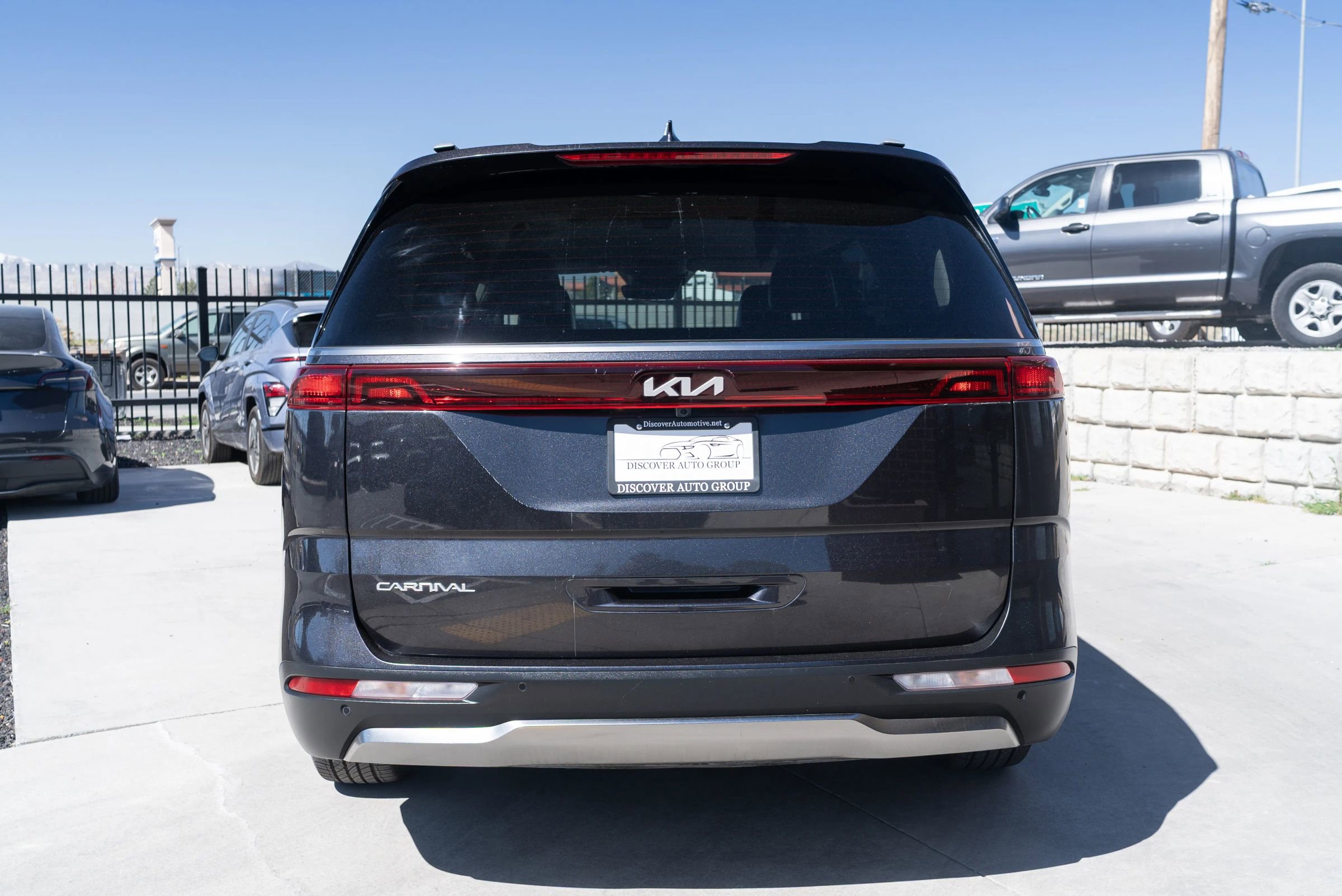 Used 2023 Kia Carnival SX FWD image 6