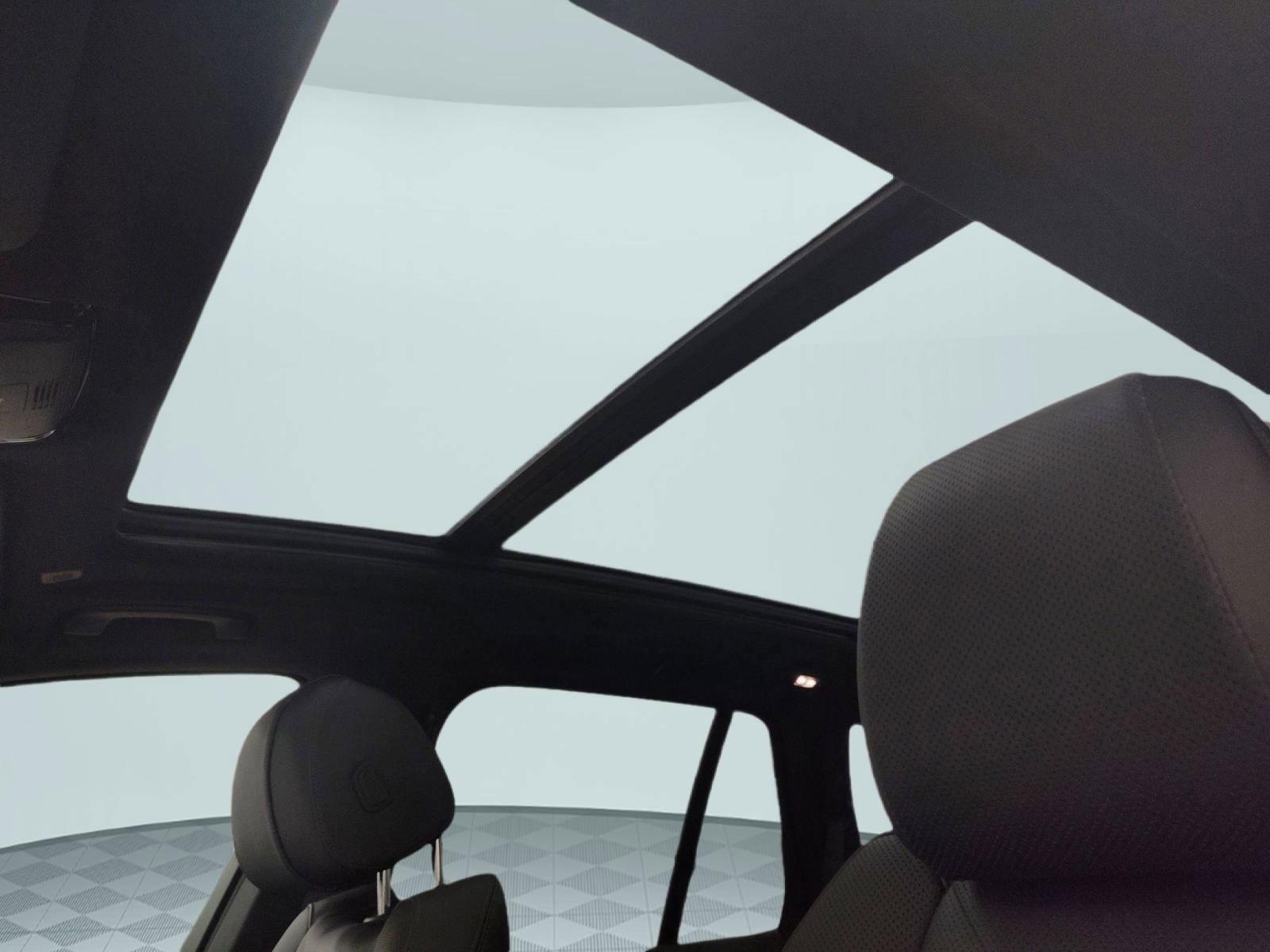 Used 2026 BMW X5 xDrive50e w/ Premium Package image 14