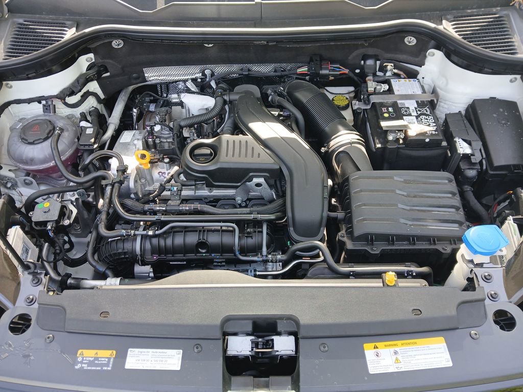 New 2026 Volkswagen Taos SE FWD image 21