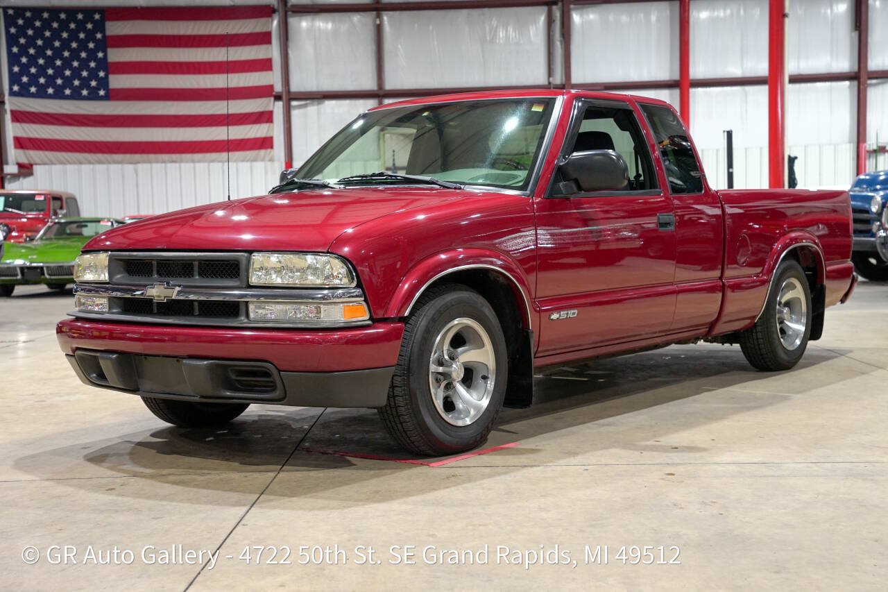 Used 2003 Chevrolet S10 Pickup LS RWD image 1