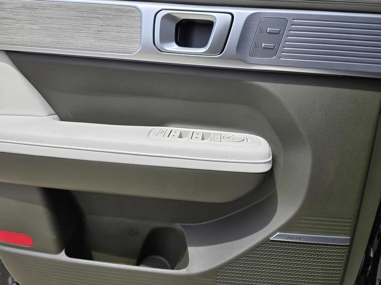 Used 2025 Hyundai Santa Fe Calligraphy image 16