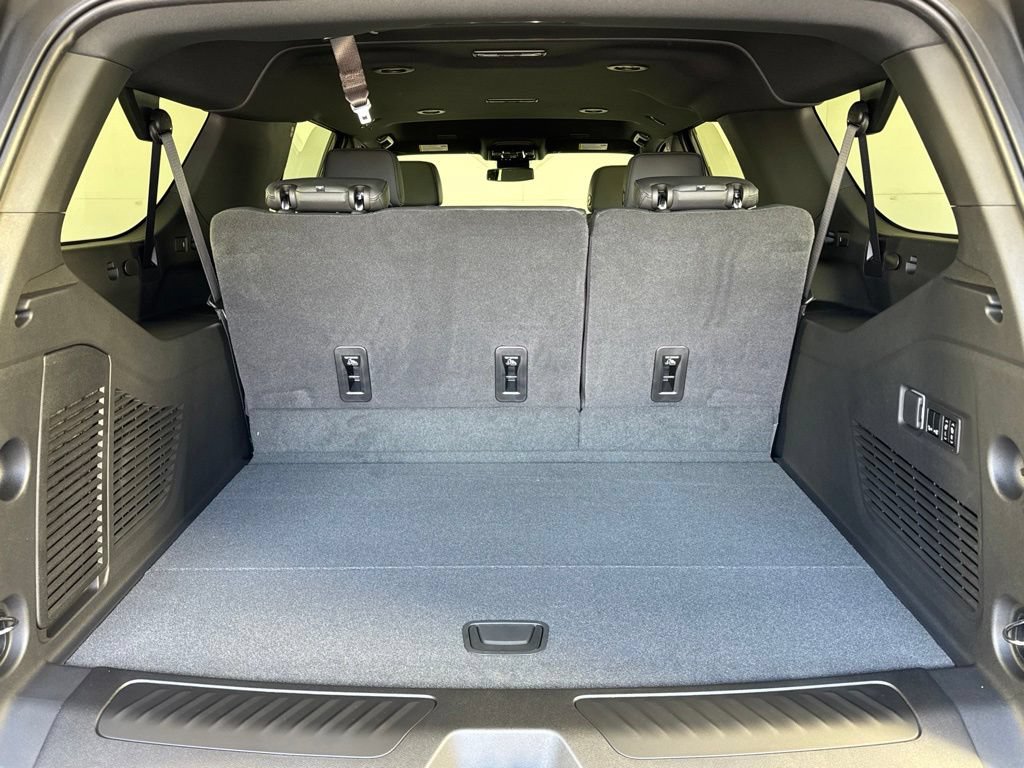 New 2026 Chevrolet Suburban LT w/ Comfort Package AWD/4WD image 31