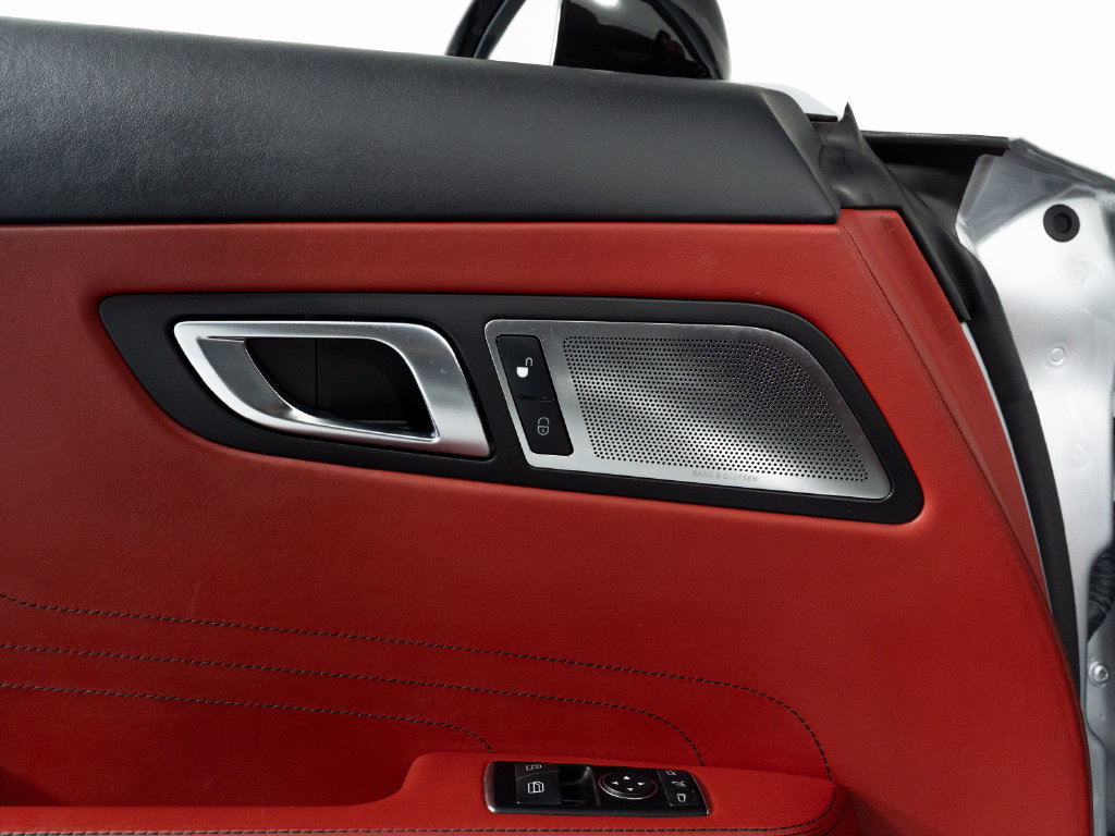 Used 2012 Mercedes-Benz SLS AMG Roadster image 13