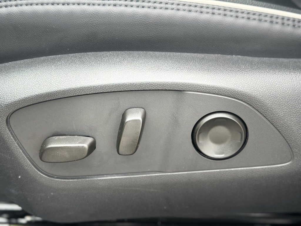 Used 2025 GMC Acadia Denali w/ LPO, Floor Liner Package image 22