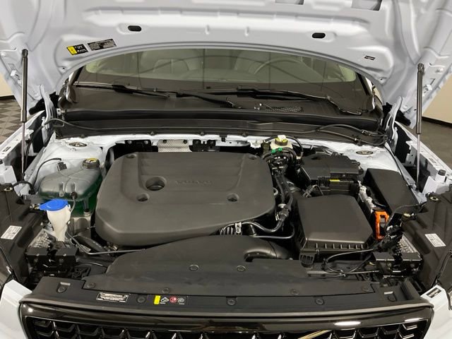 New 2026 Volvo XC40 B5 Plus w/ Protection Package Premier image 45