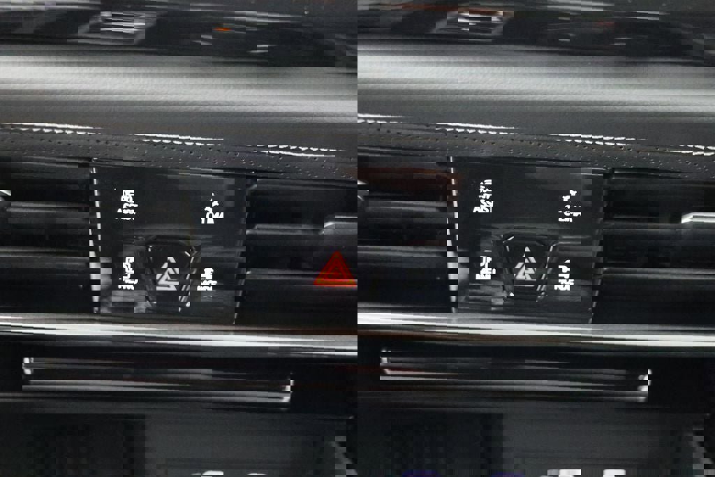 Used 2025 Volkswagen Atlas Cross Sport SE image 24