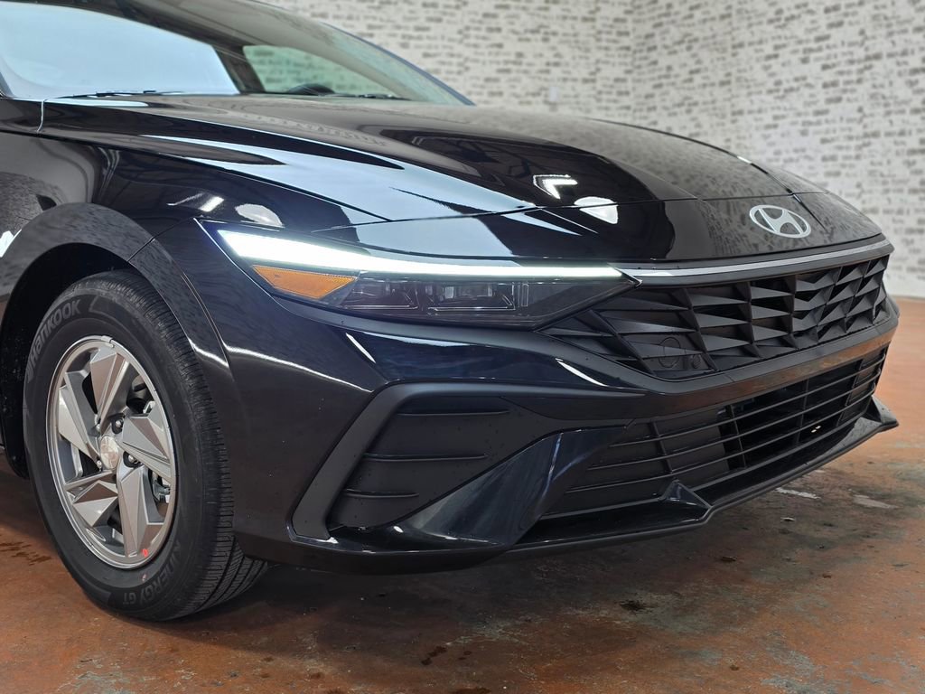 New 2026 Hyundai Elantra SE image 7