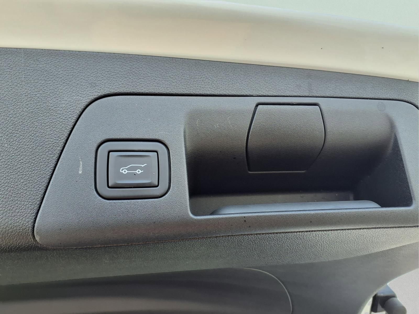 Used 2023 Buick Envision Essence w/ Sport Touring Package image 25