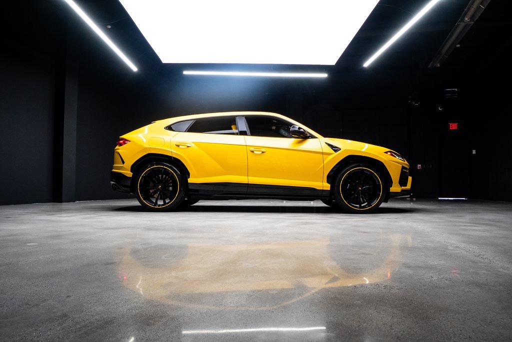 Used 2022 Lamborghini Urus AWD/4WD image 15