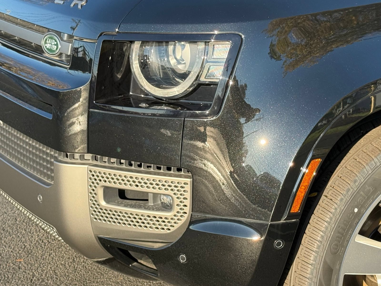 New 2025 Land Rover Defender 110 X-Dynamic SE AWD/4WD image 11