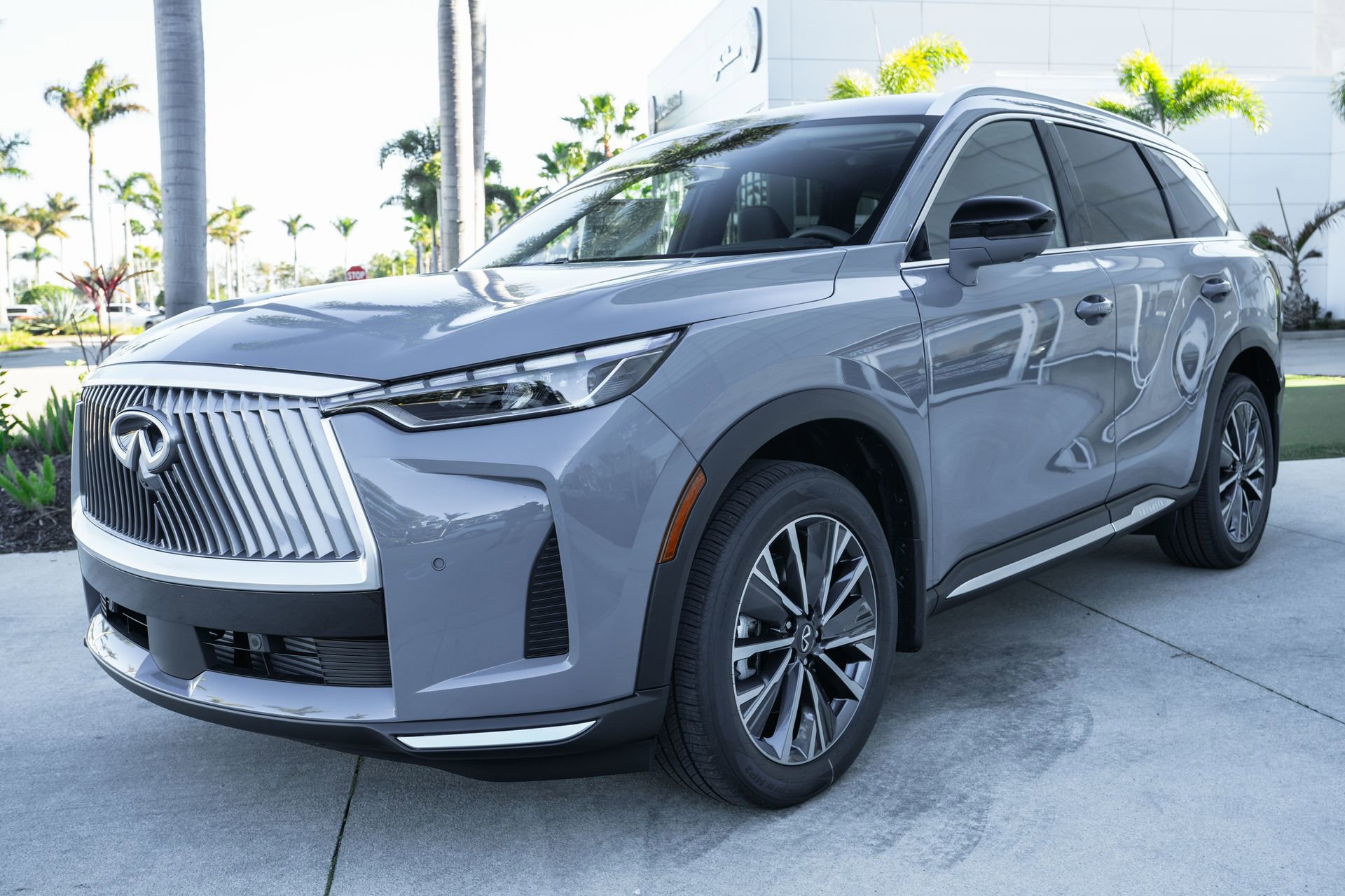 New 2026 INFINITI QX60 Luxe w/ Cargo Package image 4