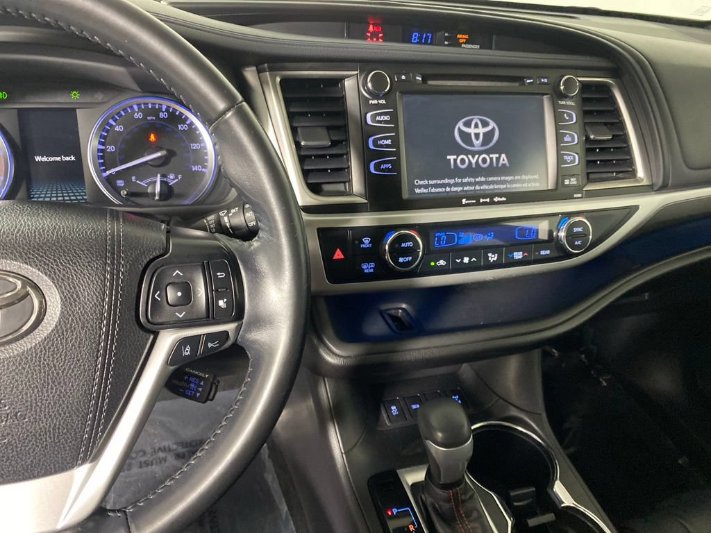 Used 2019 Toyota Highlander SE AWD/4WD image 17