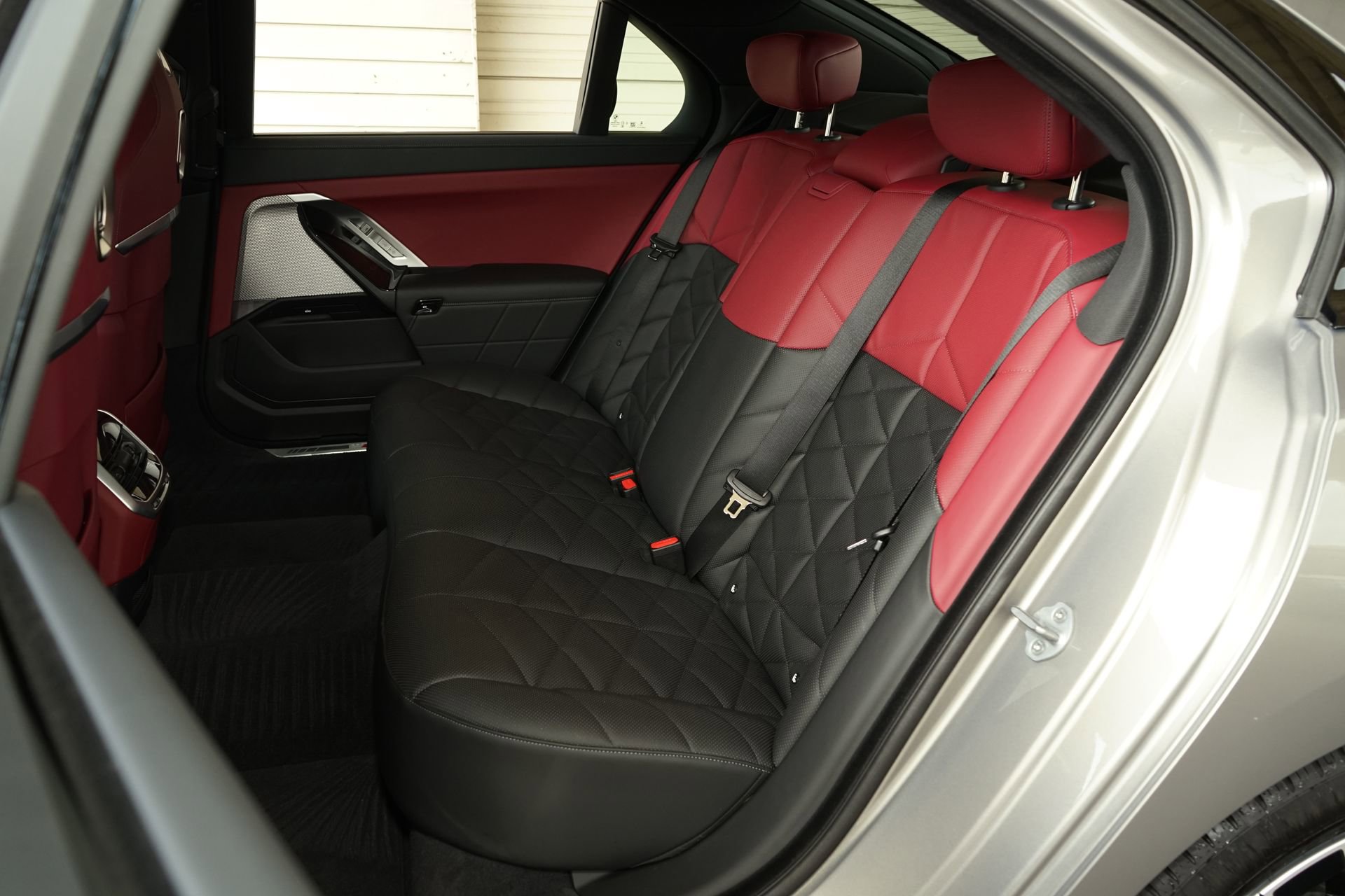 Used 2025 BMW 740i image 15