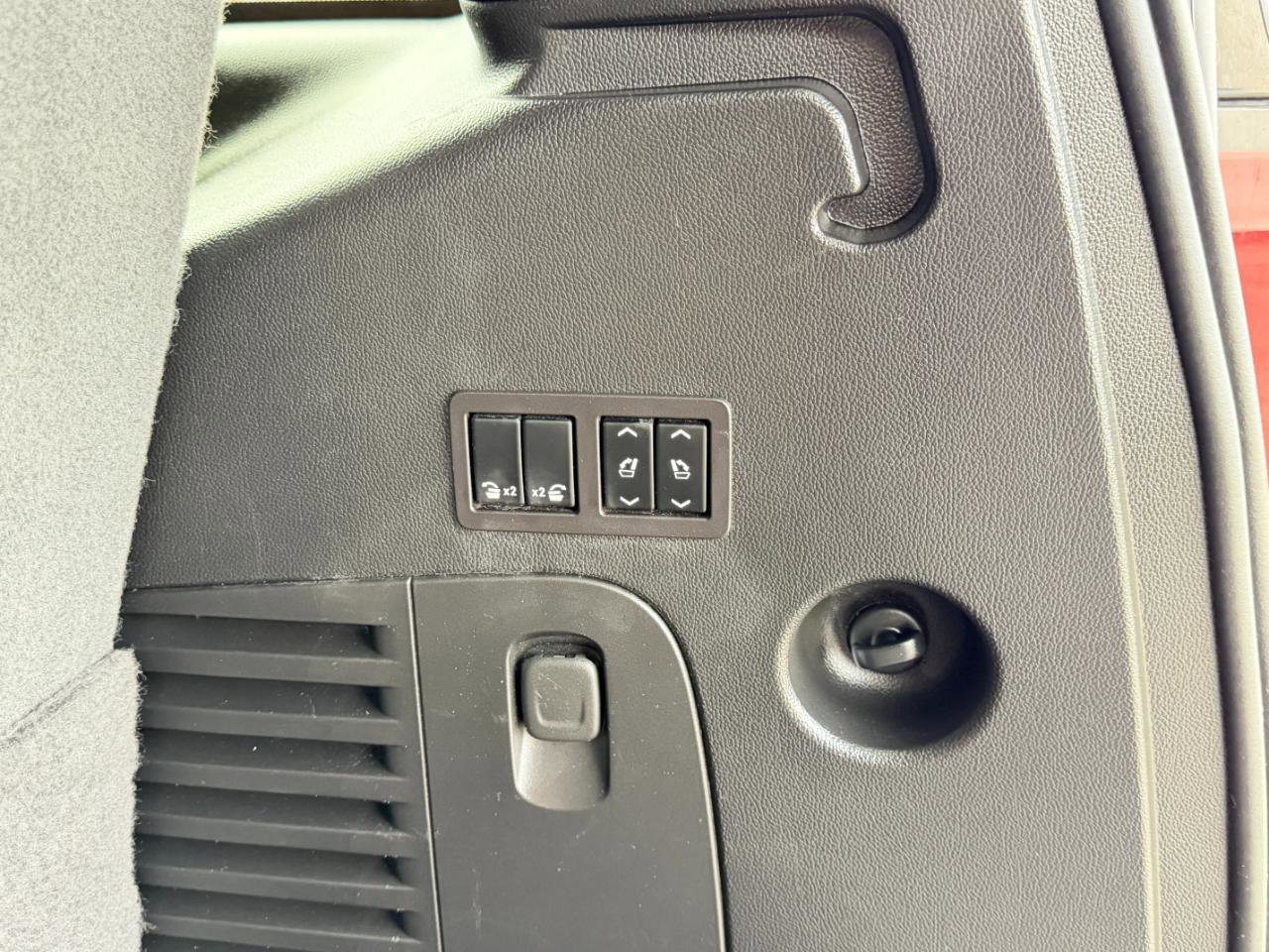 Used 2017 Chevrolet Tahoe LT image 43