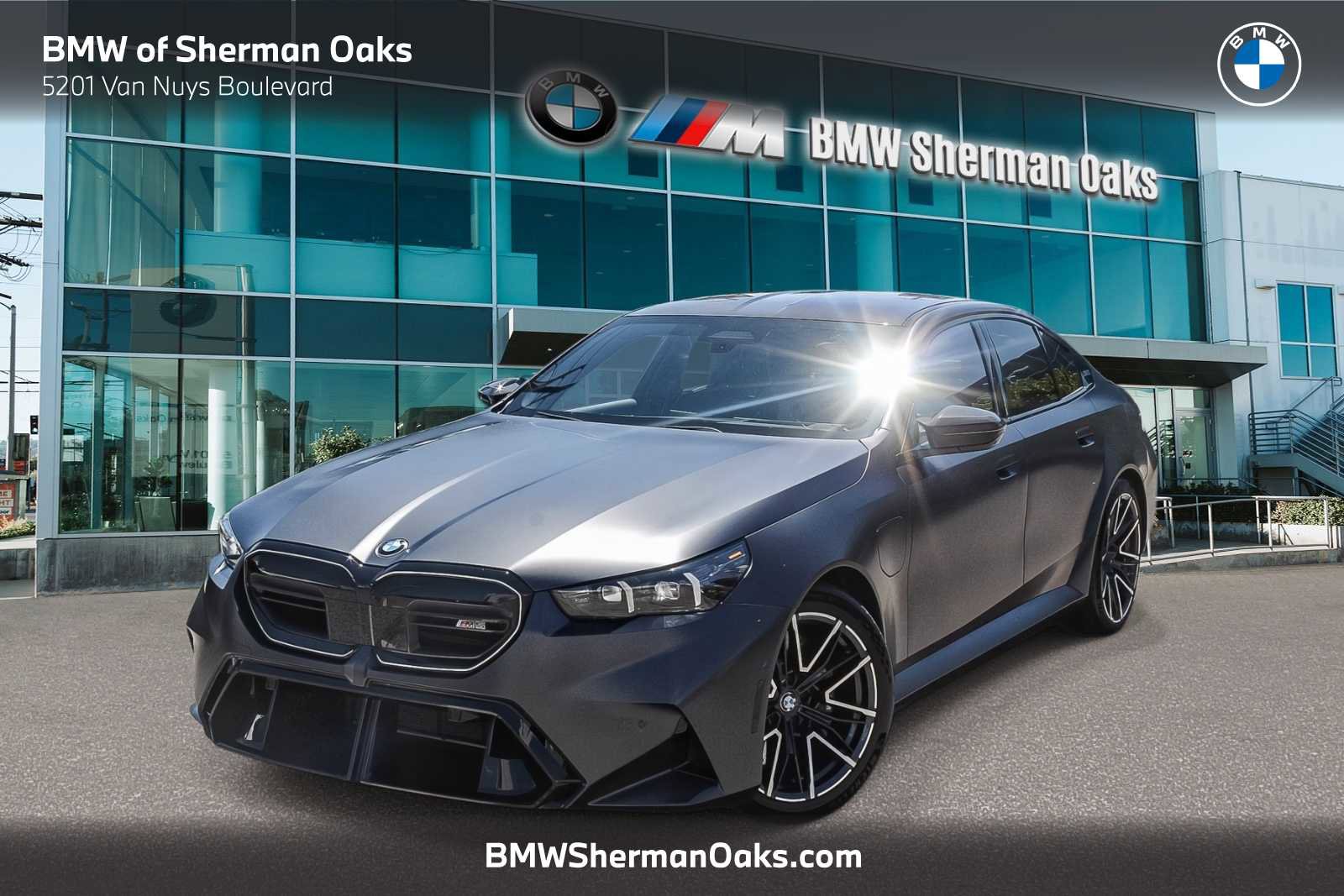 Used 2025 BMW M5 w/ Carbon Package image 1