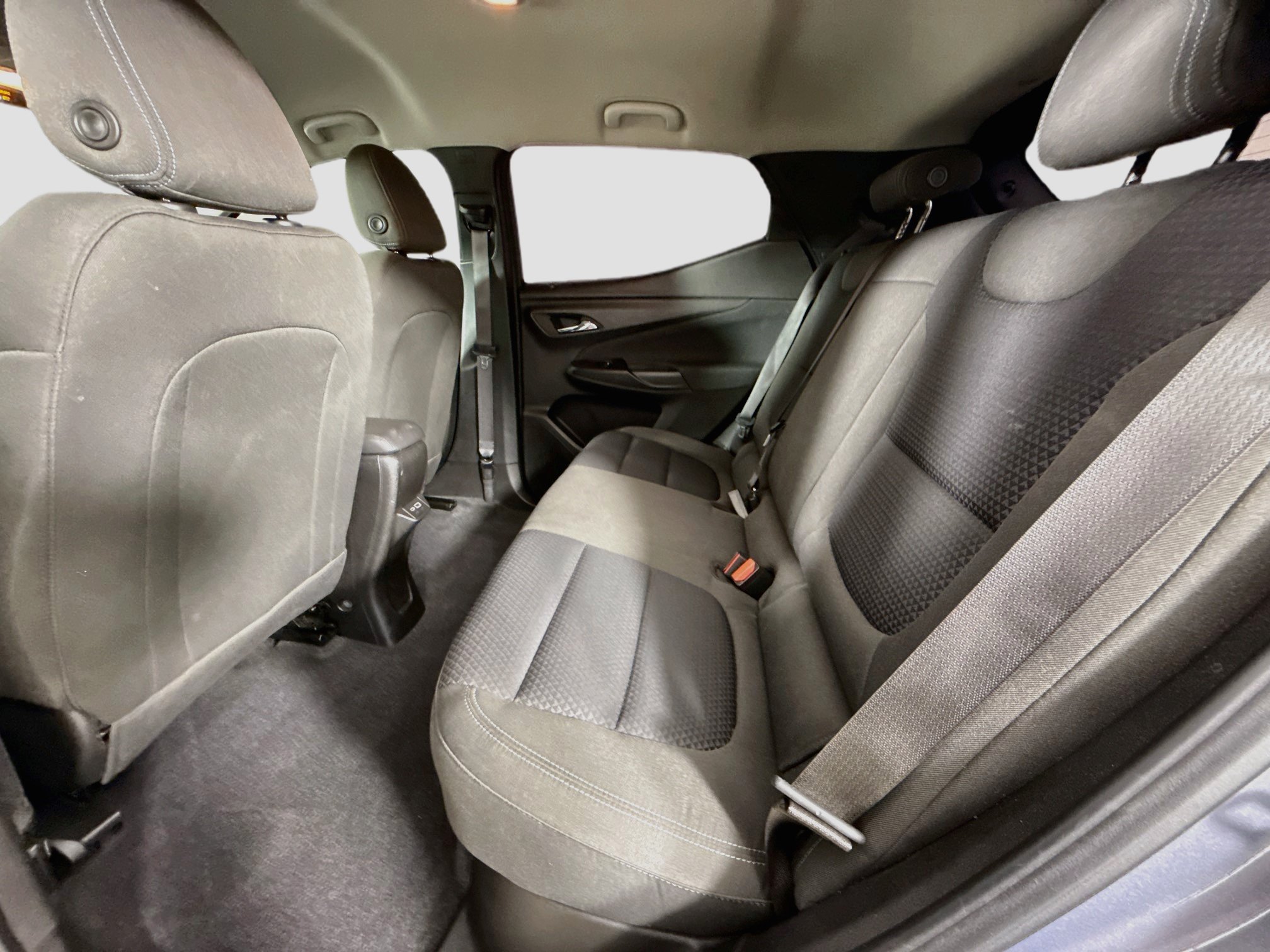 Used 2022 Chevrolet Bolt EUV LT w/ Comfort Package FWD image 26
