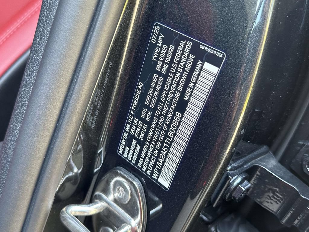 Certified 2026 Porsche Macan Turbo AWD/4WD image 7