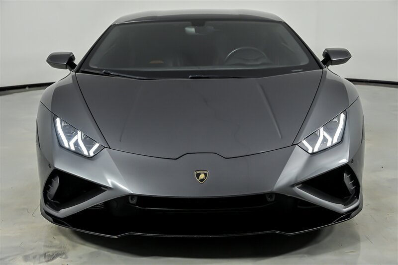Used 2020 Lamborghini Huracan EVO RWD image 4