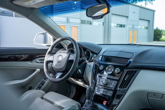 Used 2011 Cadillac CTS V RWD image 36