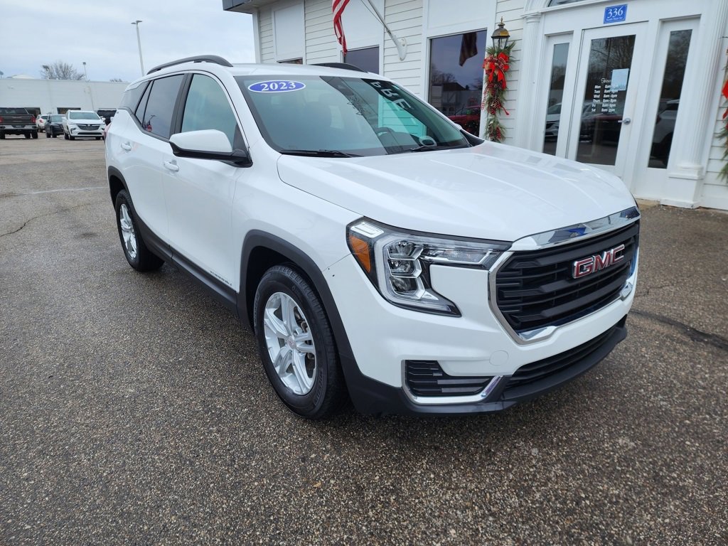 Certified 2023 GMC Terrain SLE w/ Driver Convenience Package image 3