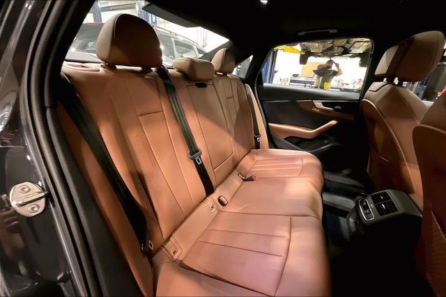 Used 2024 Audi A4 2.0T Premium w/ Convenience Package image 27