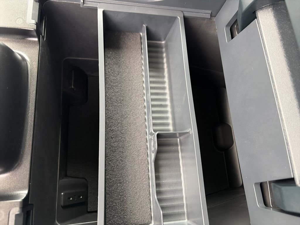 Used 2025 Ford Expedition Max Platinum image 31