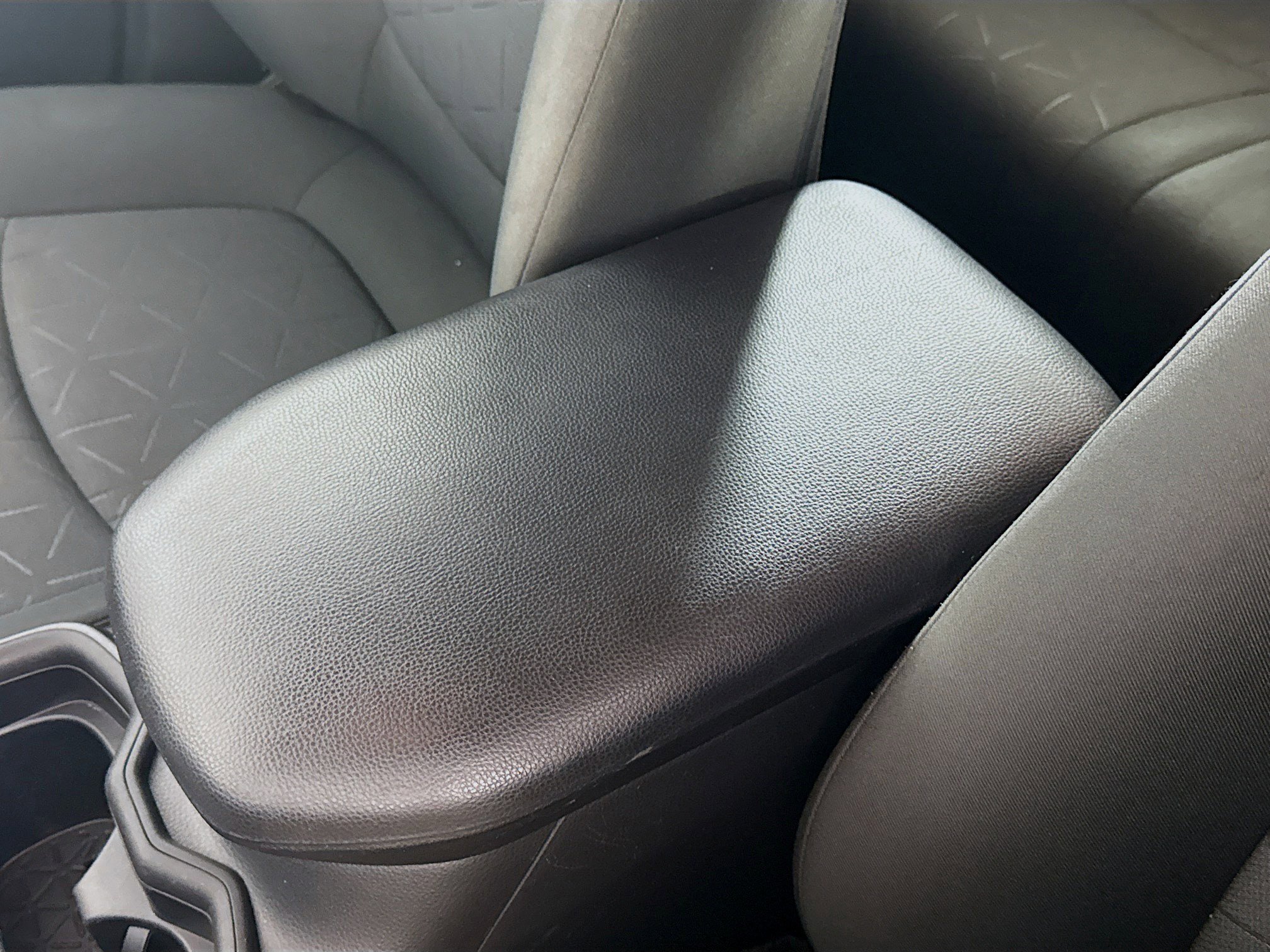 Used 2020 Toyota RAV4 XLE image 18