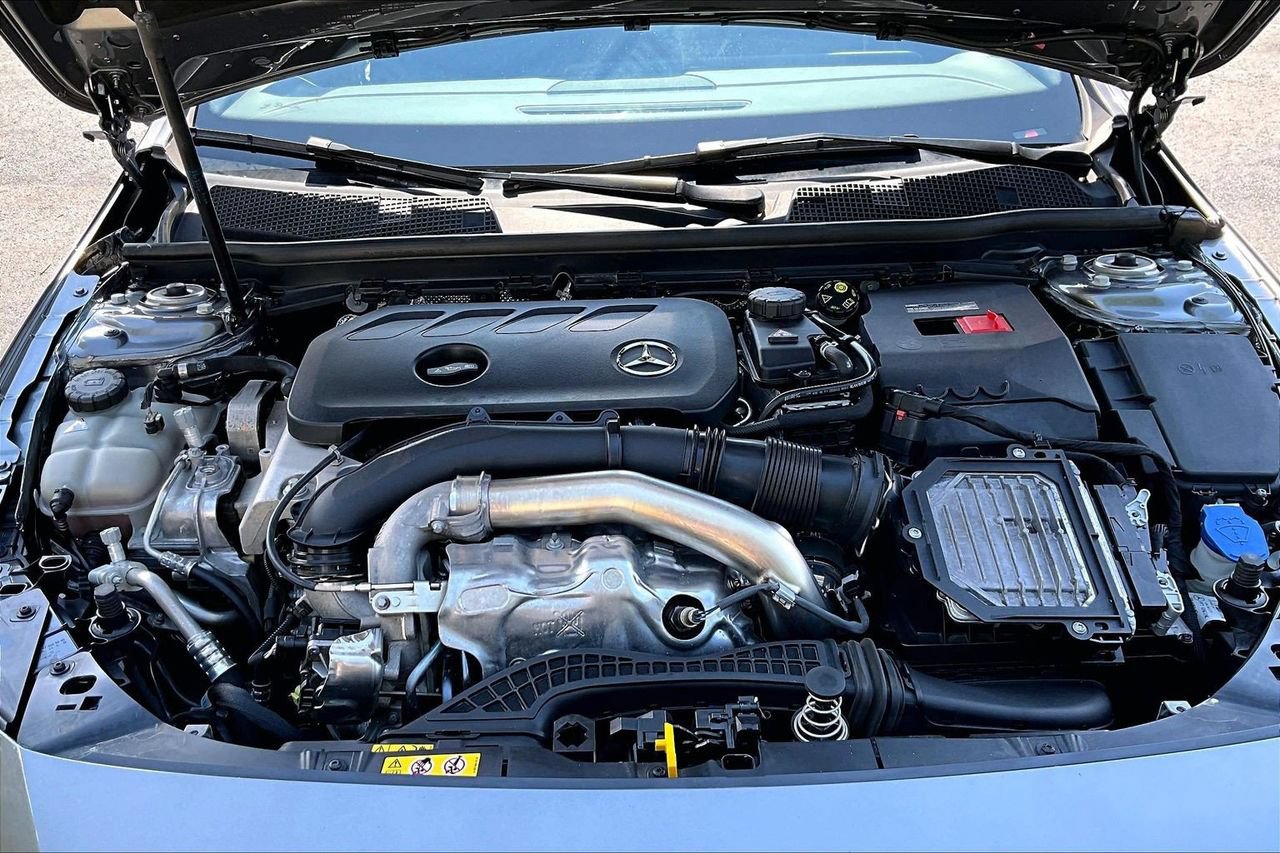 Used 2025 Mercedes-Benz CLA 250 image 36