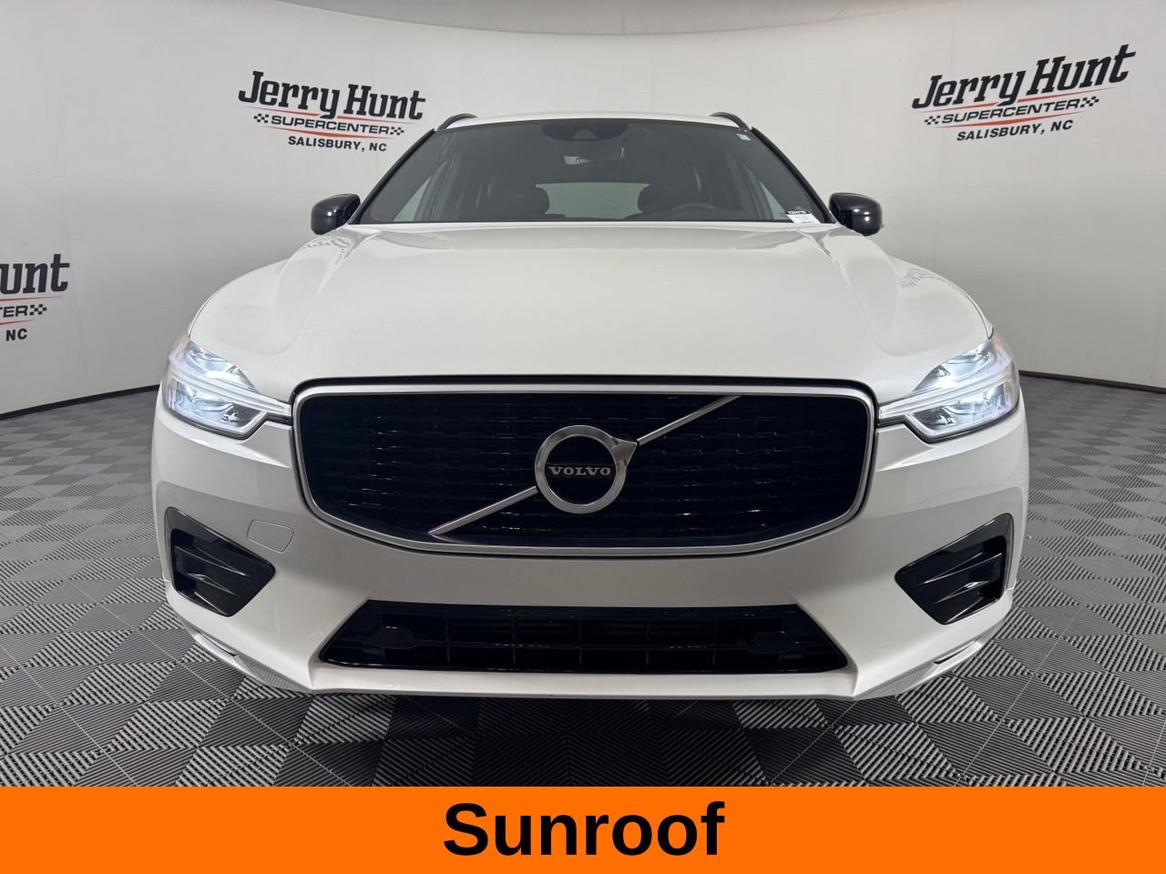 Used 2020 Volvo XC60 T5 R-Design AWD/4WD image 4