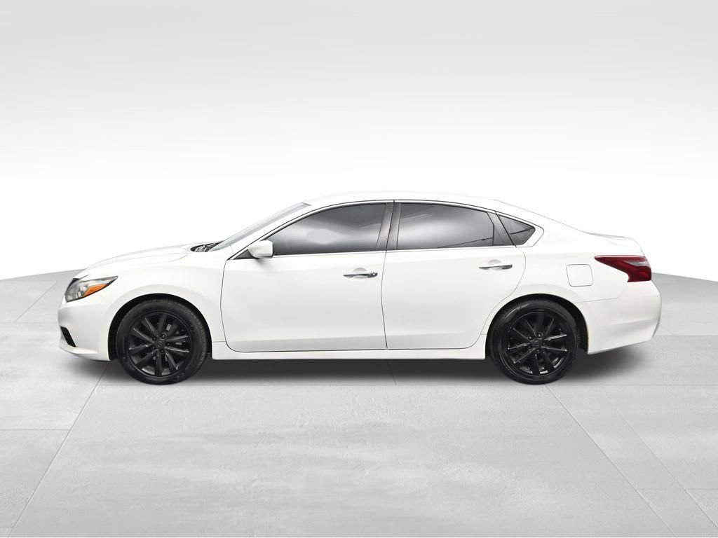 Used 2018 Nissan Altima 2.5 SV FWD image 2