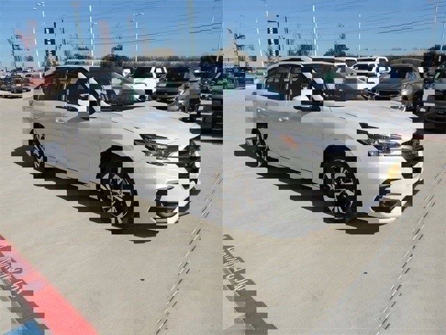 Used 2024 Subaru Legacy Premium image 3