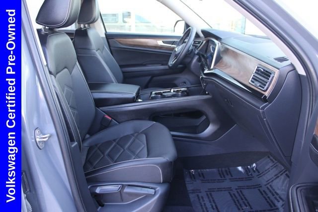 Used 2025 Volkswagen Atlas SE image 19