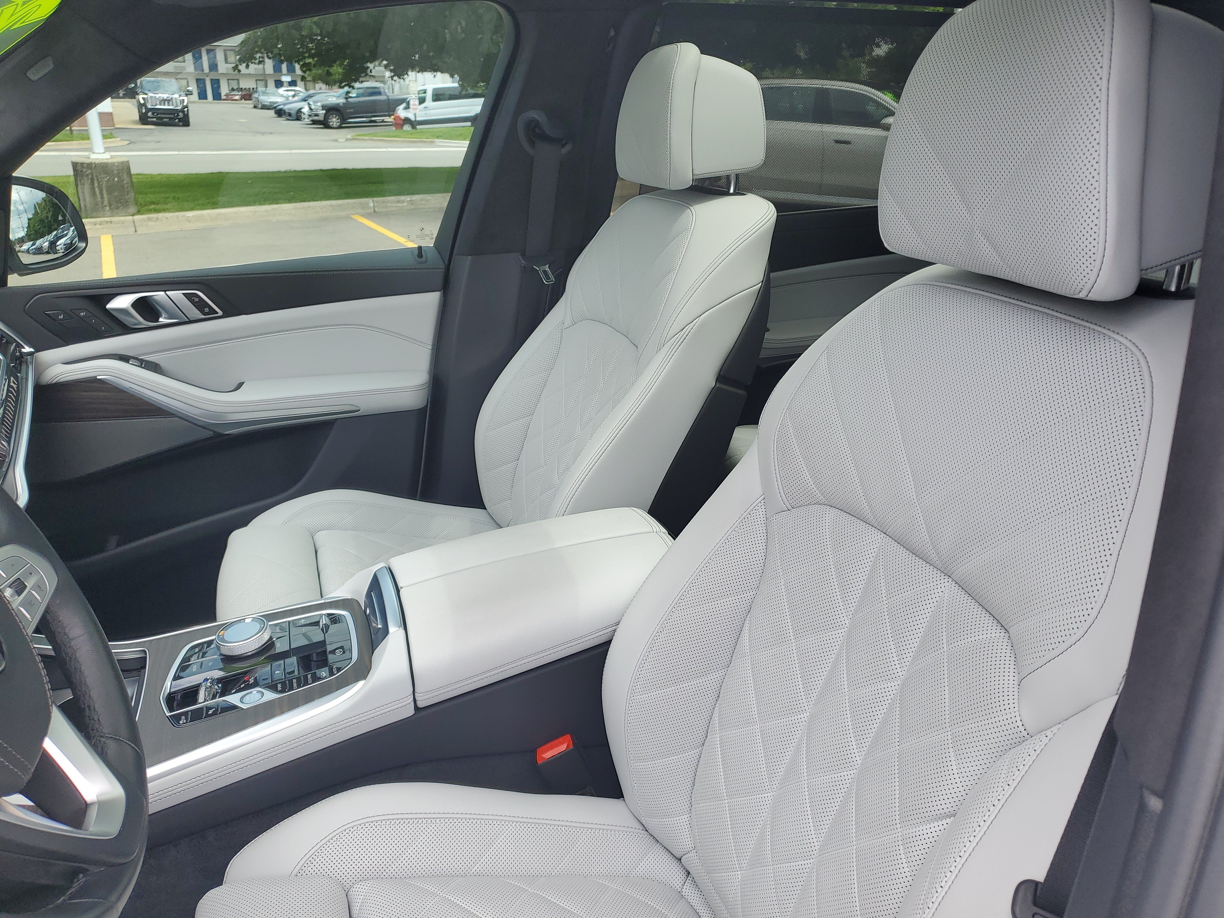 Certified 2024 BMW X7 xDrive40i w/ Executive Package AWD/4WD image 9