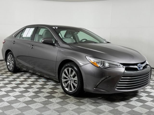 Used 2017 Toyota Camry XLE w/ Moonroof Package FWD image 10