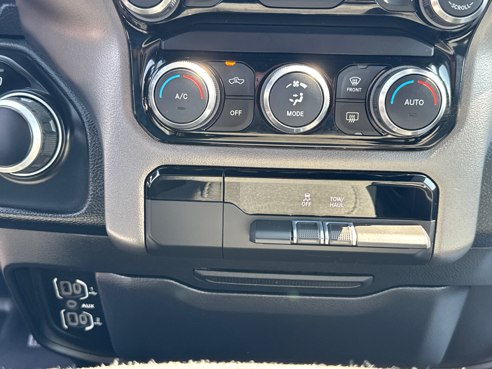 Used 2022 RAM 1500 Big Horn AWD/4WD image 14