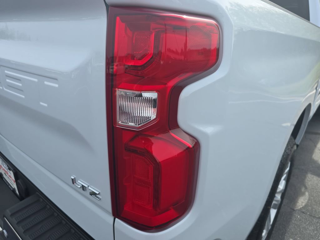 New 2026 Chevrolet Silverado 1500 LTZ w/ LTZ Premium Package AWD/4WD image 36