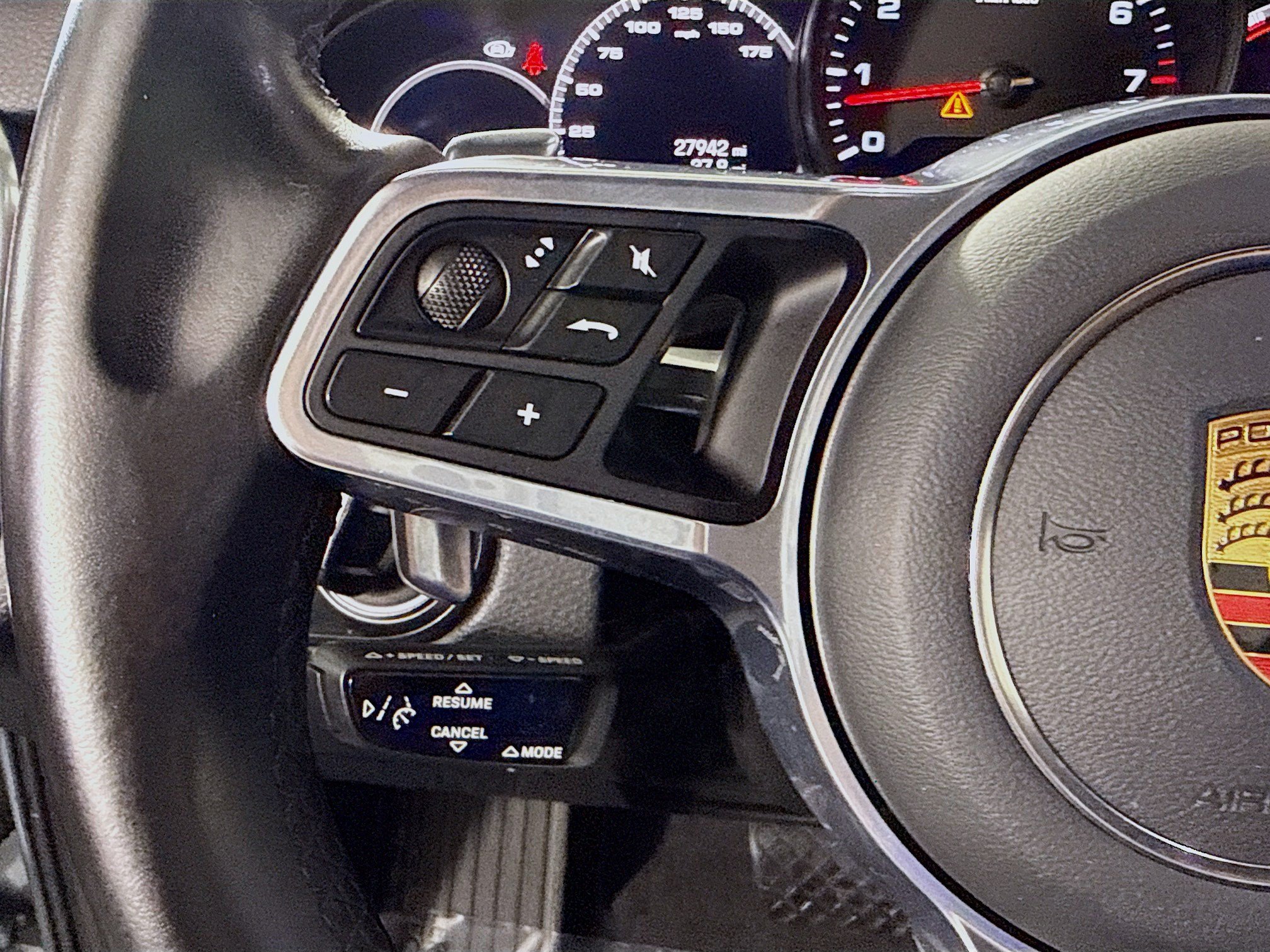 Used 2023 Porsche Cayenne Platinum Edition AWD/4WD image 14