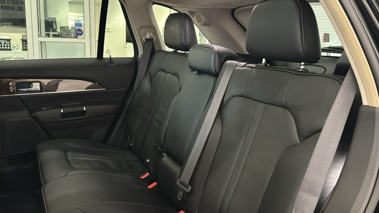 Used 2015 Lincoln MKX AWD w/ Equipment Group 102A image 26