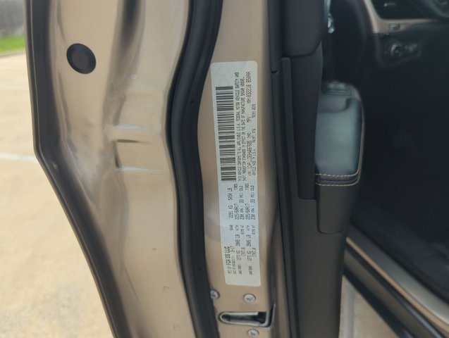 Used 2017 Jeep Cherokee Latitude FWD image 23
